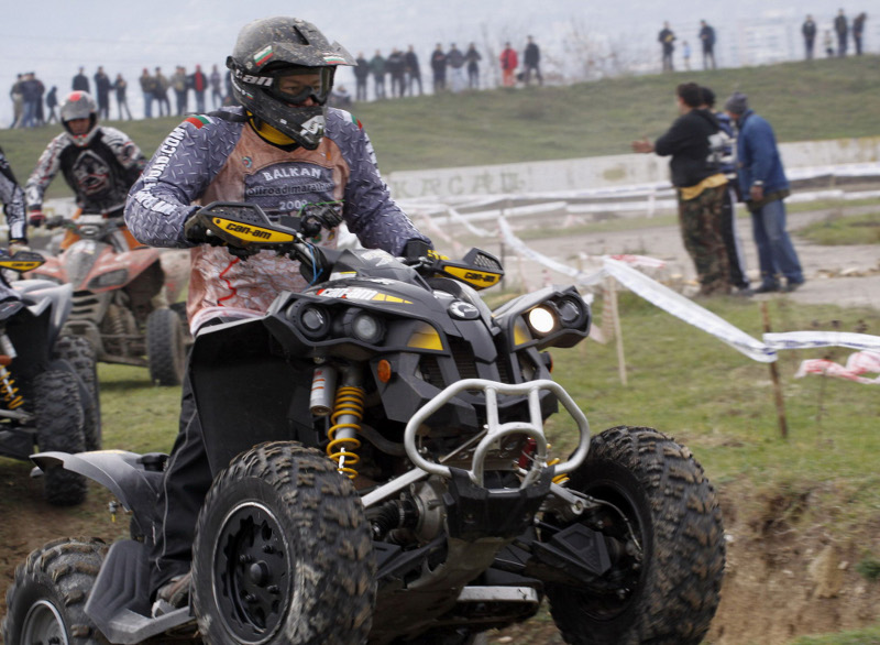 Българи атакуват световен рекорд в оф-роуд състезание