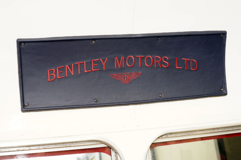 Двуетажен автобус Bentley