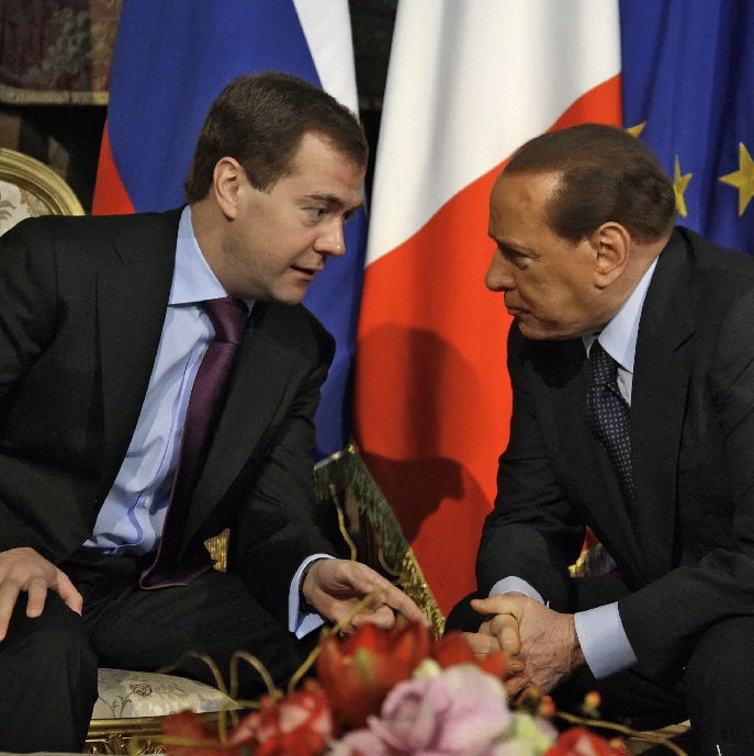 ”Южен поток” и ”Северен поток” са набрали добра скорост, заяви Дмитрий Медведев на среща със Силвио Берлускони