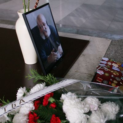 Изпратиха с военни почести полк. Петко Йотов