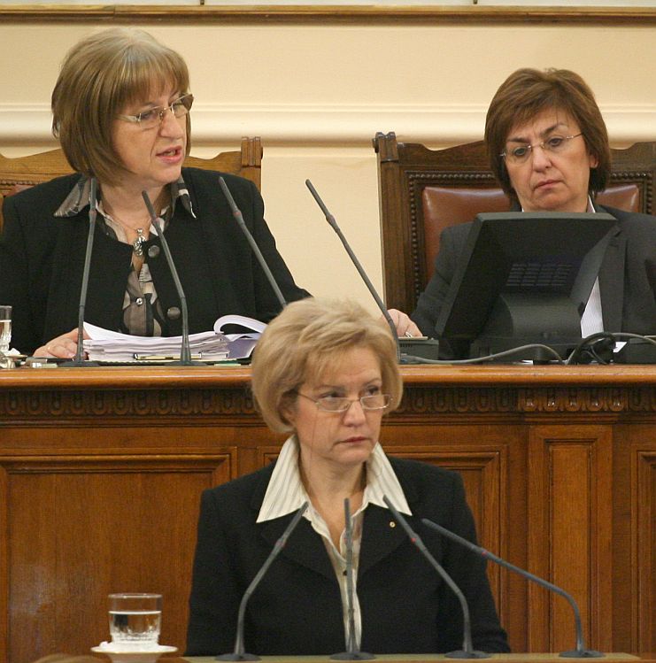 Председателят на бюджетната комисия Менда Стоянова отхвърли упреците на левицата към проектобюджета
