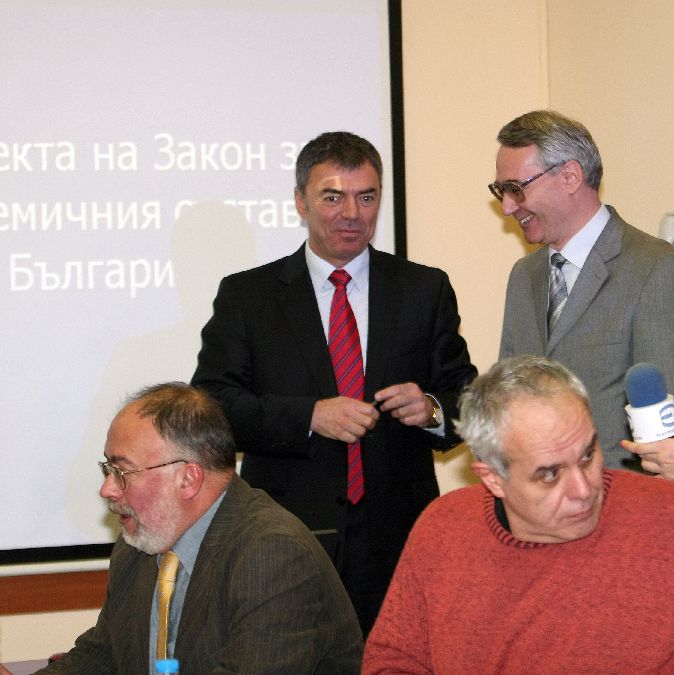 Министър Сергей Игнатов подкрепи по-радикалния проект на проектозакона за висшето образование