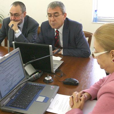 Магистрати си поделят 24 млн. от спестени заплати