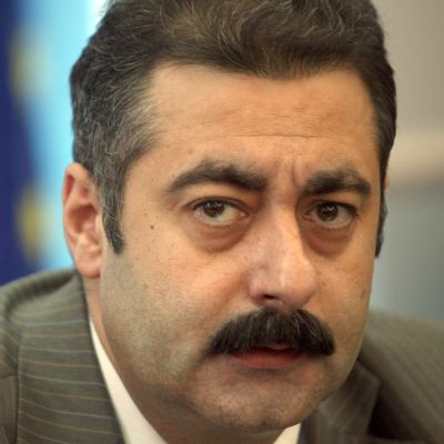 Разследват лекарствените фирми