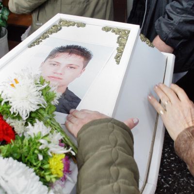 Днес Галин от Ямбол, убит преди половин година, бе погребан, след като откриха трупа му
