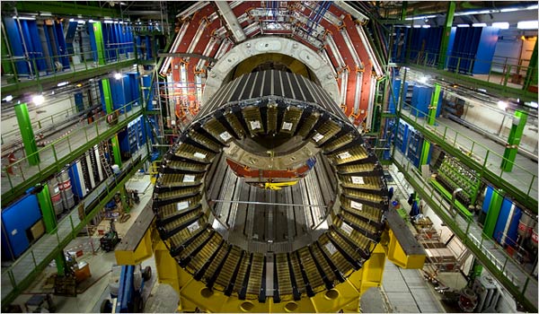 Първи сблъсъци на частици в Големия адронен колайдер
