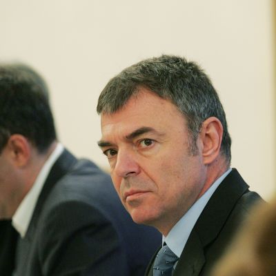 Във ВАК печатат дипломи ”на пожар”