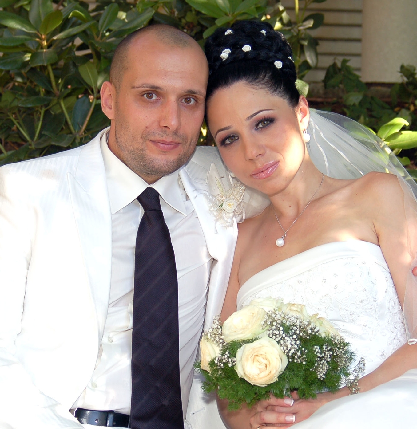 Попфолк певицата Ина очаква първото си дете