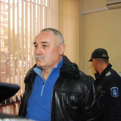 Пак оставиха лихваря Иван Донков в ареста