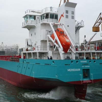 Корабостроители пускат осемхилядник по Дунав