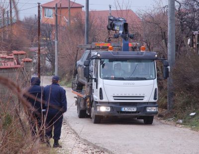 Нападателите са стреляли с картечни пистолети
