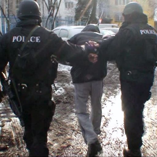 Код ”Наглите”: Полицай свързан с отвличанията