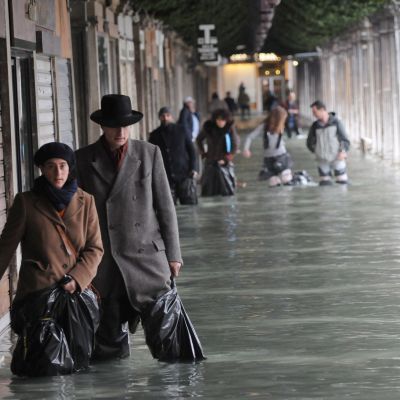 Около 14 процента от града са под водата