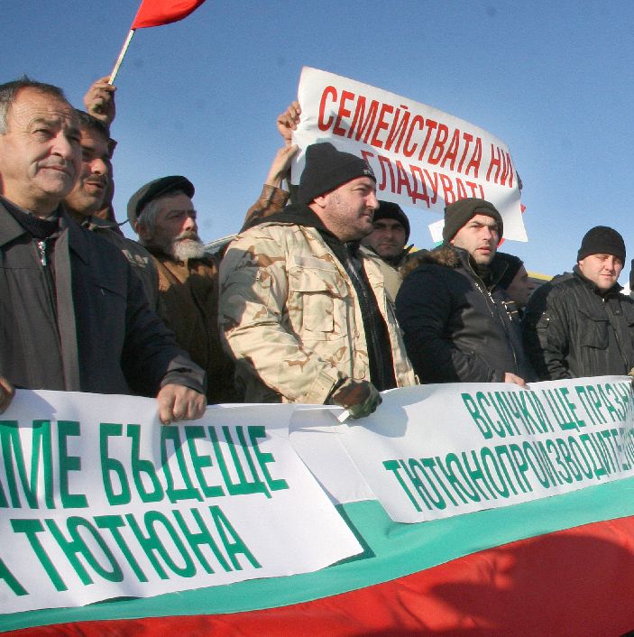 Тютюнопроизводителите блокираха магистрала ”Тракия”