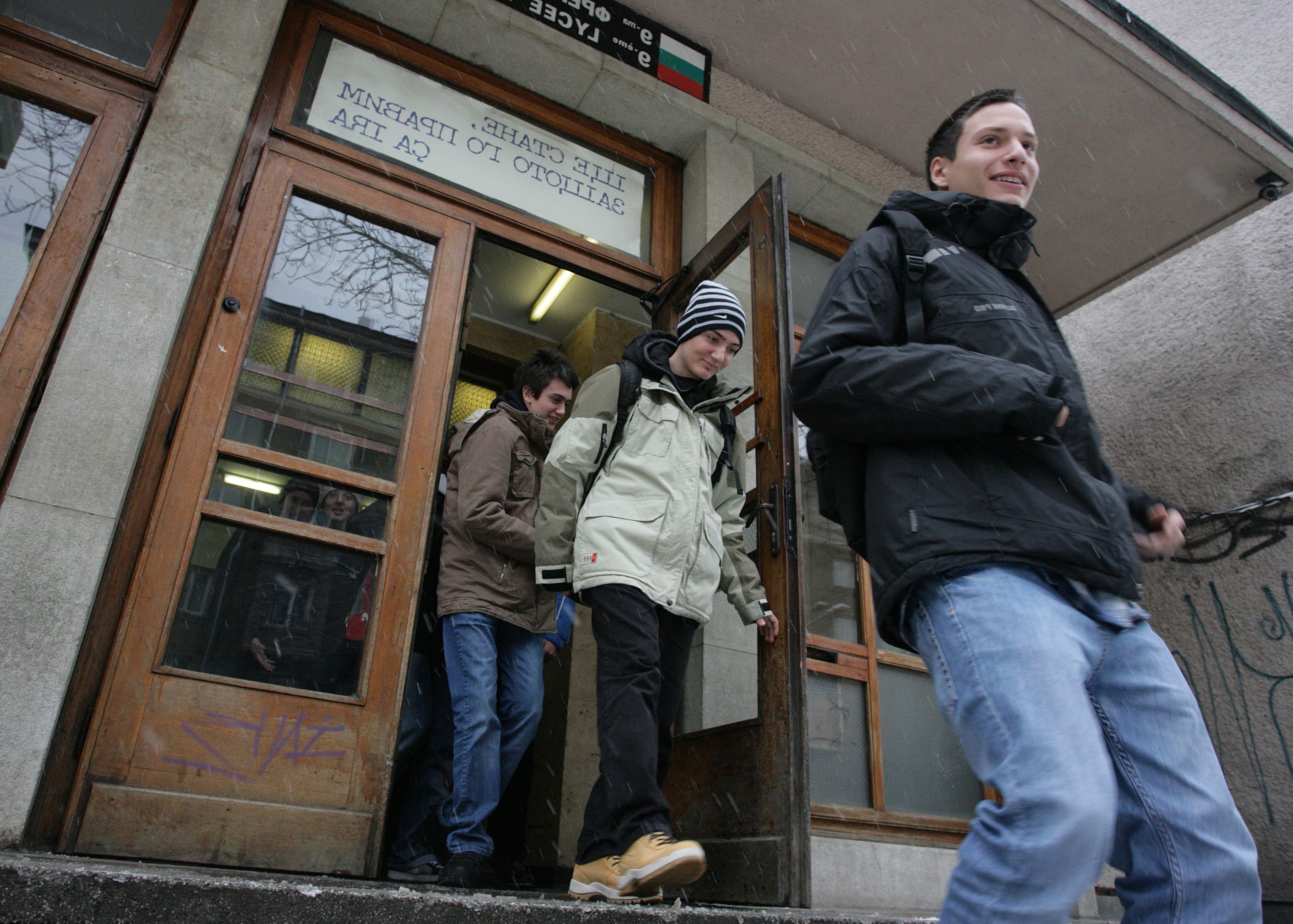 Отсъстващите ученици по болест в Бургас са около 25 на сто