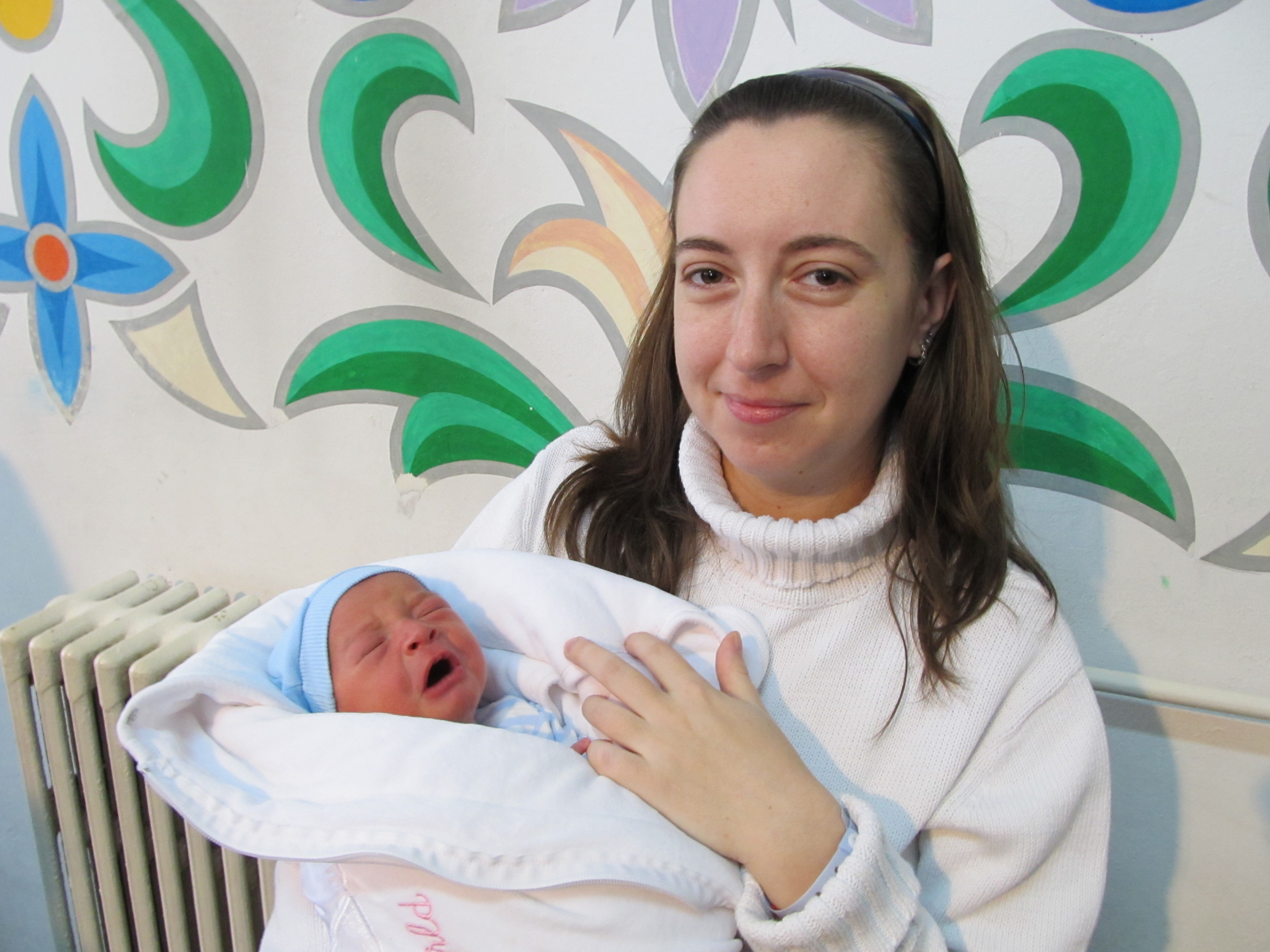 Второто дете на 28-годишната Алина Савова - Георги, се роди 35 минути преди полунощ на 1 януари