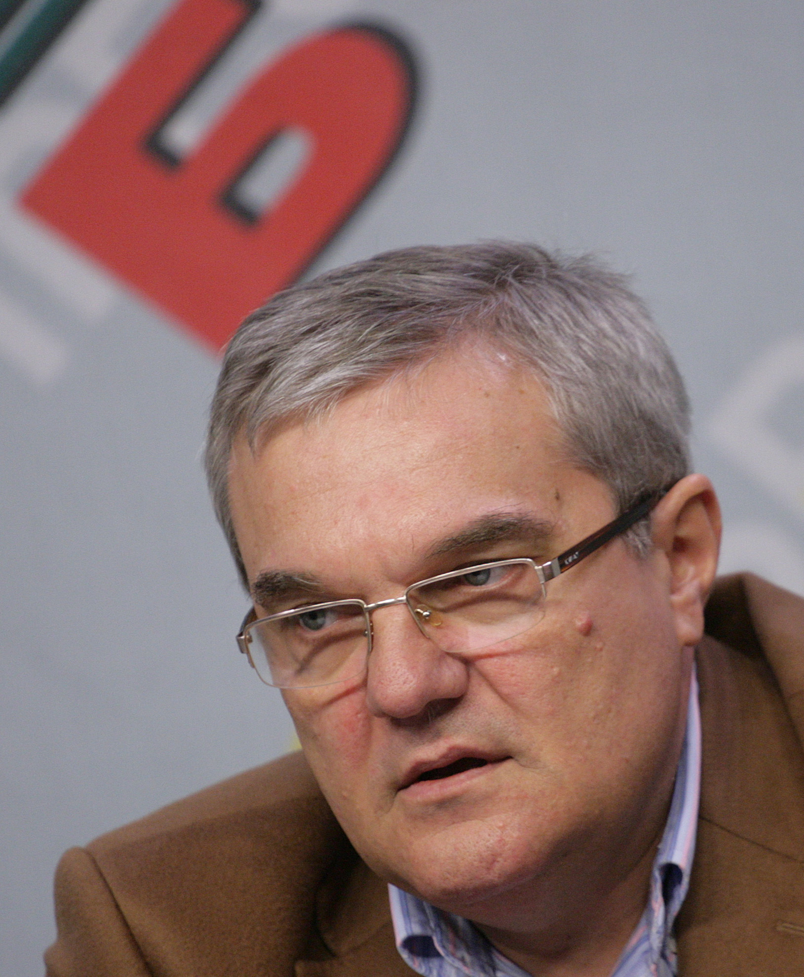 БСП: Ако Бойко не махне Цецо, Цецо ще го махне