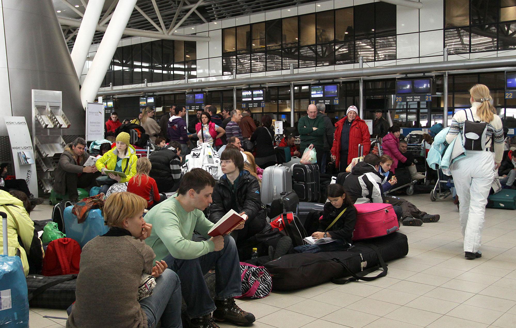 Затвориха летище София заради мъглата