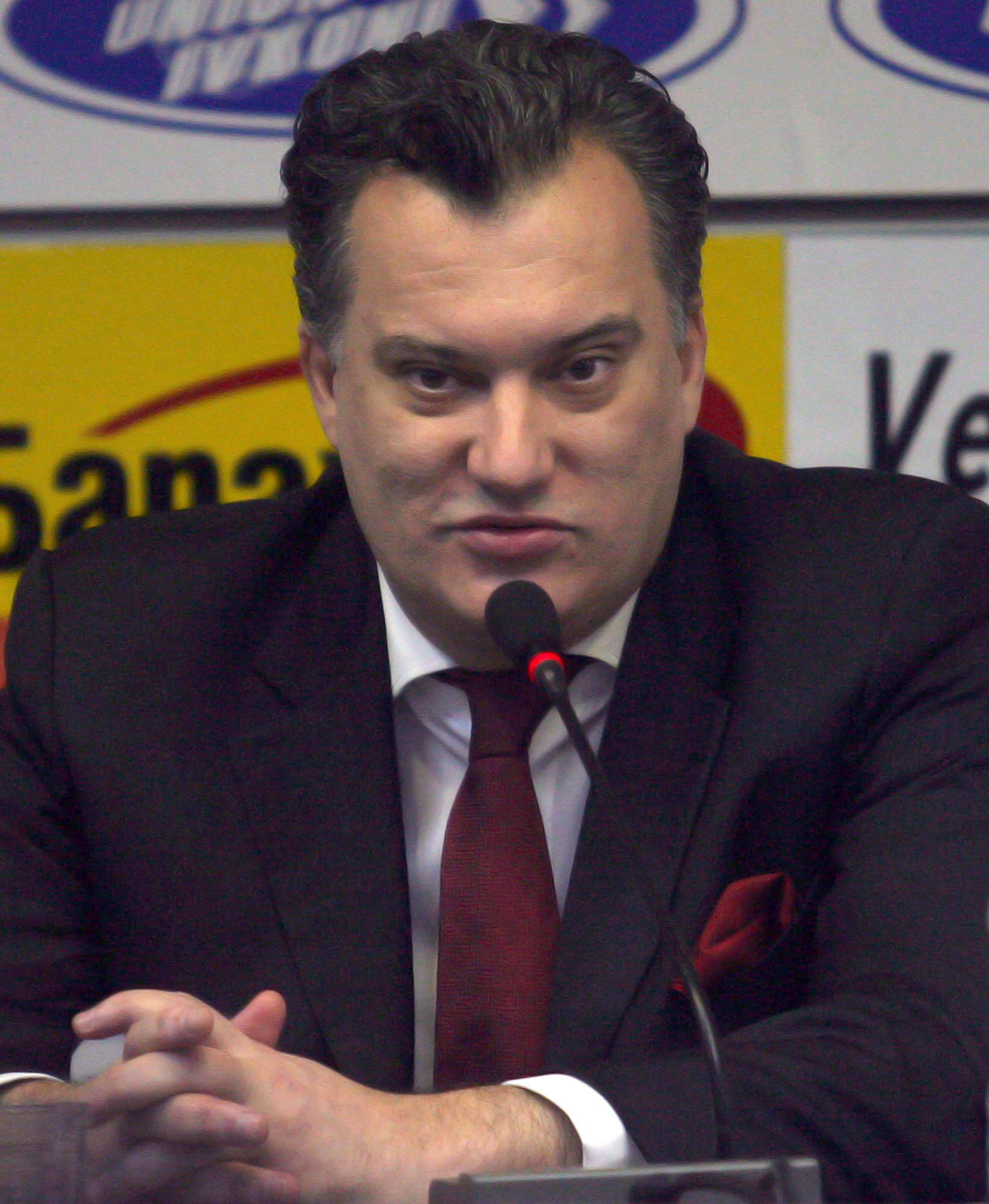 Бизнесменът Михаил Михов отрече да е молил премиера за помощ