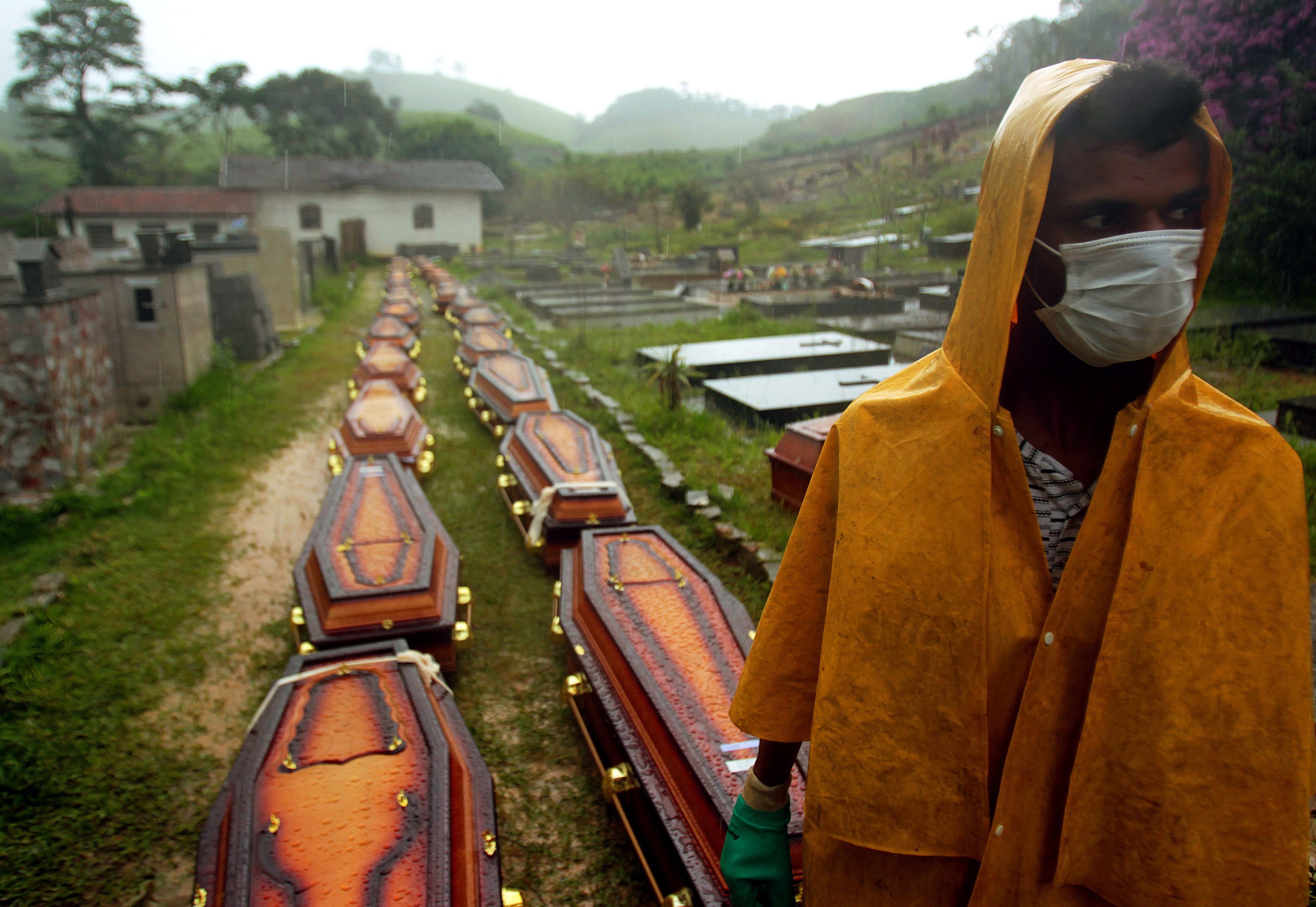 Бразилия е в траур заради стотиците загинали