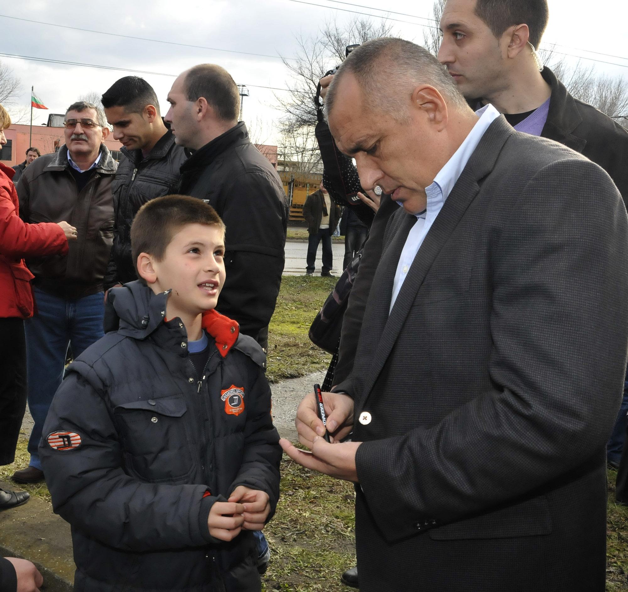 Борисов иска евроекспертиза за скандалните записи