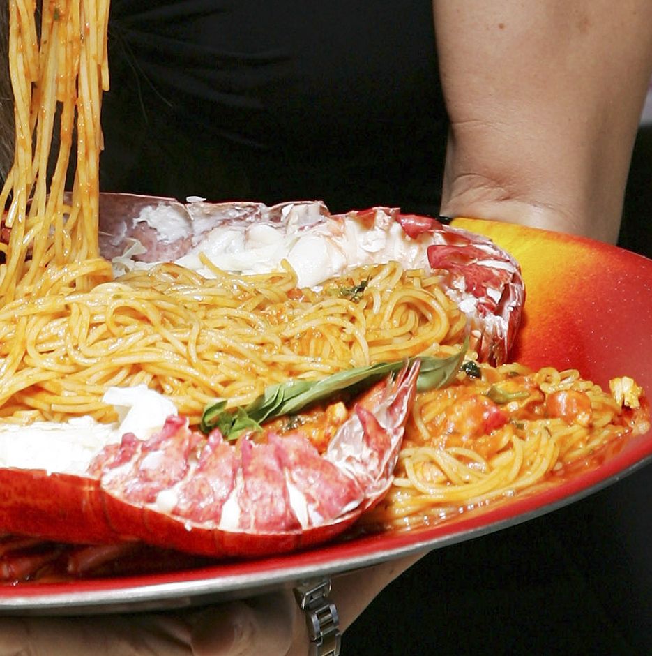 Италианците сменят хранителните си навици, но запазват отношението си към храненето - за тях то е начин за общуване с другите