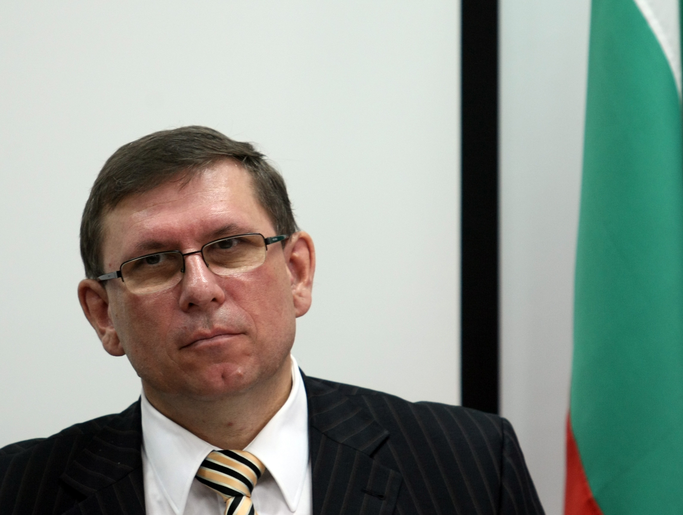 ЧЕЗ мисли за цената на тока, инвестира и остава в България