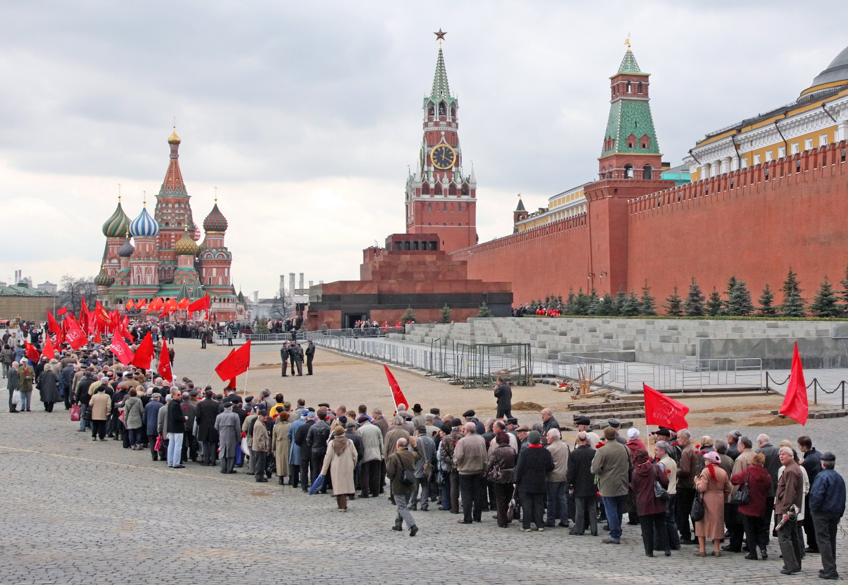 Партията на Путин иска да погребе Ленин