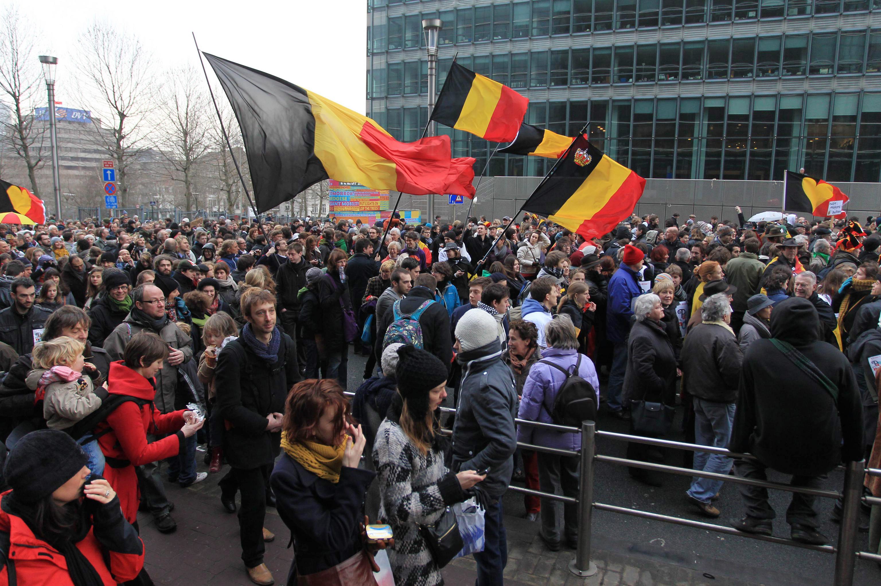 Хиляди протестиращи белгийци поискаха правителство