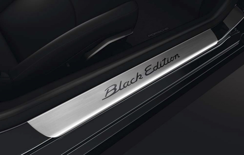 1911 бройки от новия Porsche 911 Black Edition