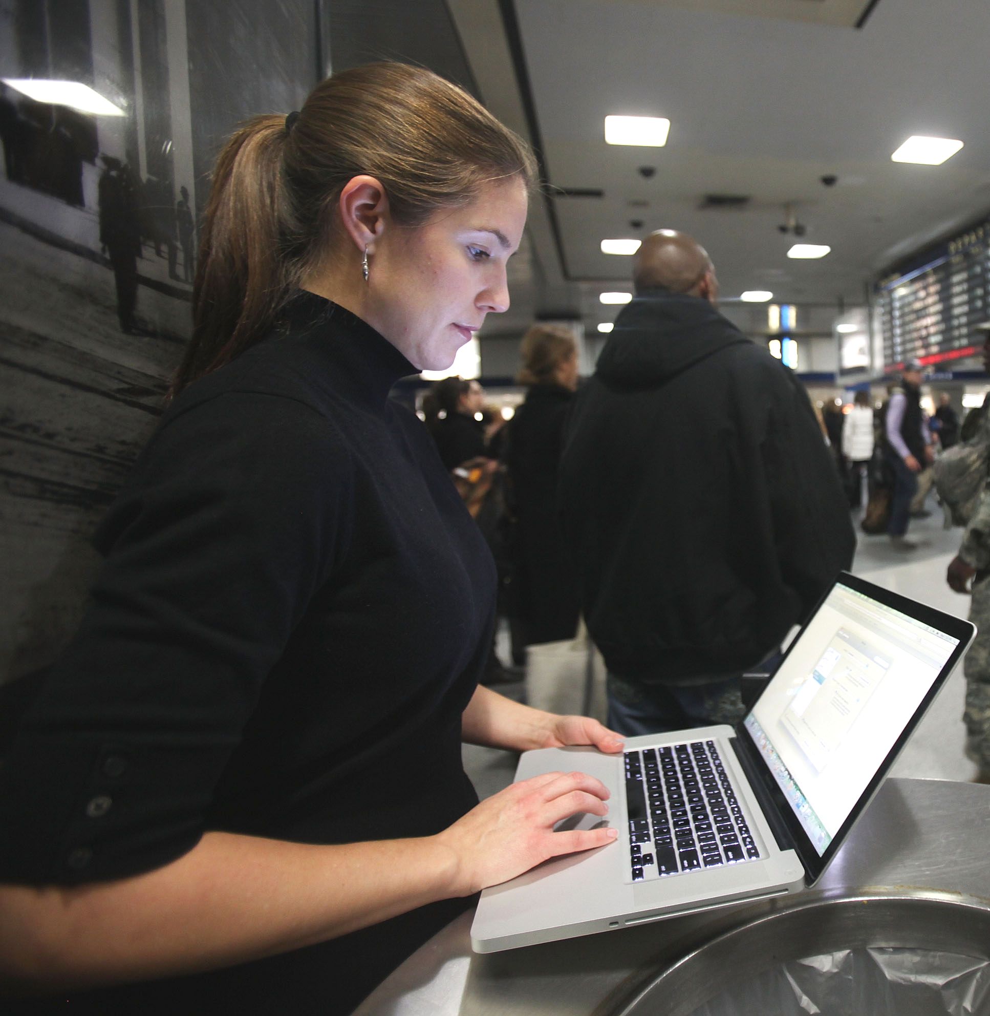 Съдът: Сайтовете не са длъжни да дебнат пирати