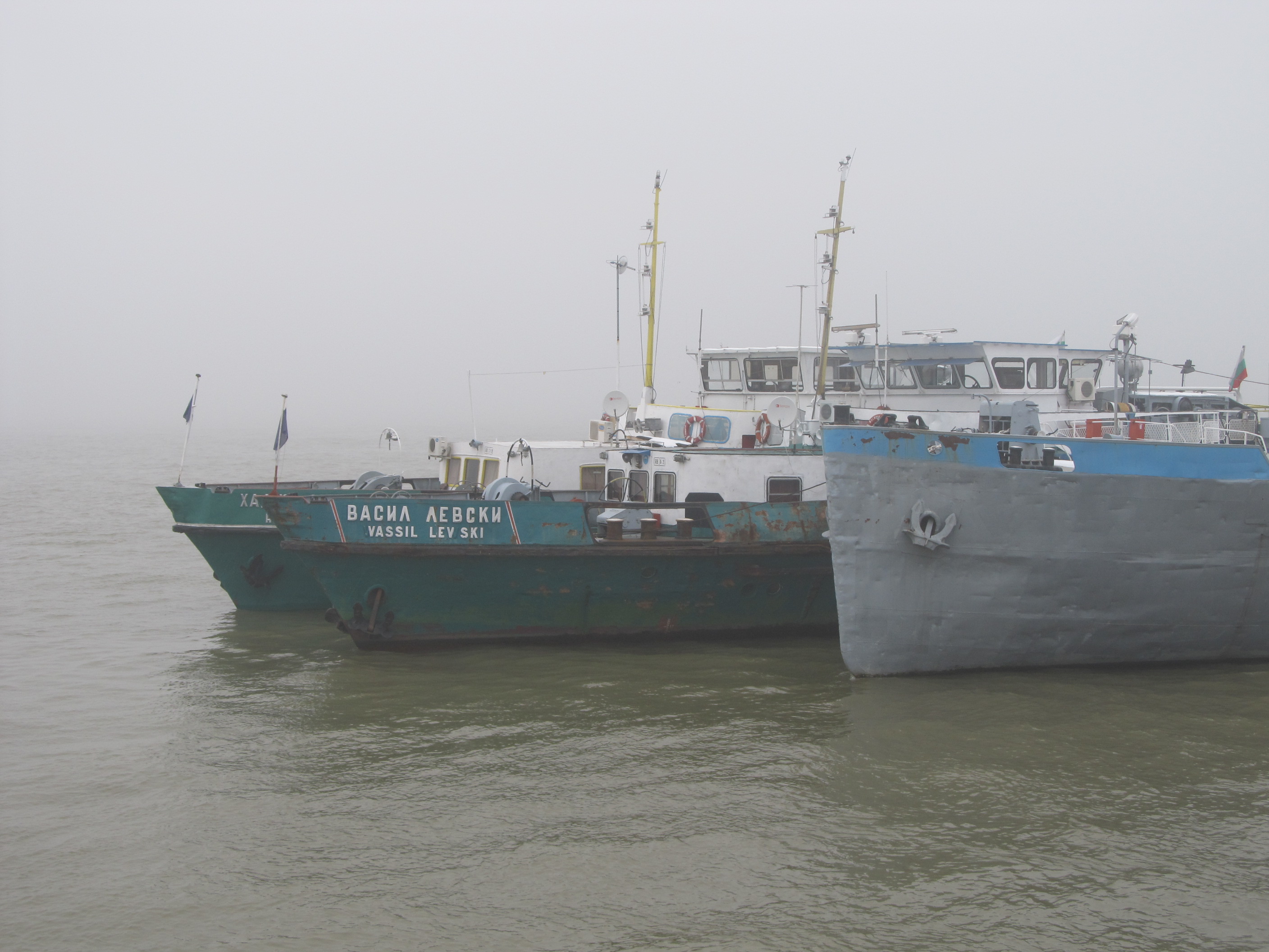 Стърчащите железа пречат на корабите по Дунав