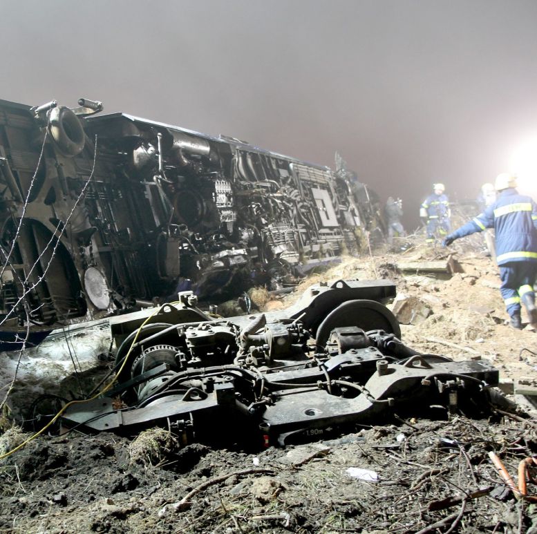 Влакова катастрофа в Германия погуби 10 души