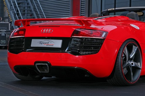 Ярко червен Audi R8 Spyder с 600 коня