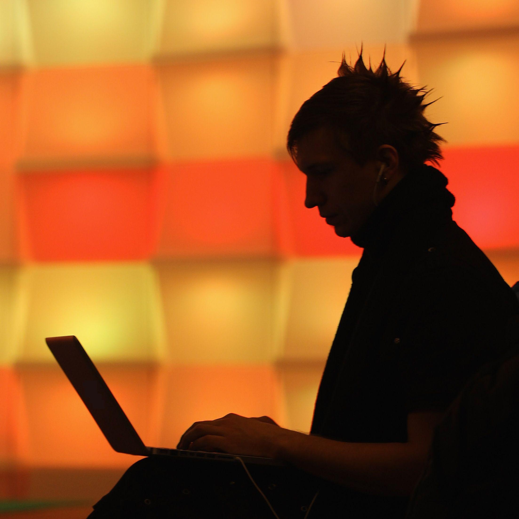 Хората с голям брой приятели във Facebook имат по-големи мозъчни структури в три области на мозъка