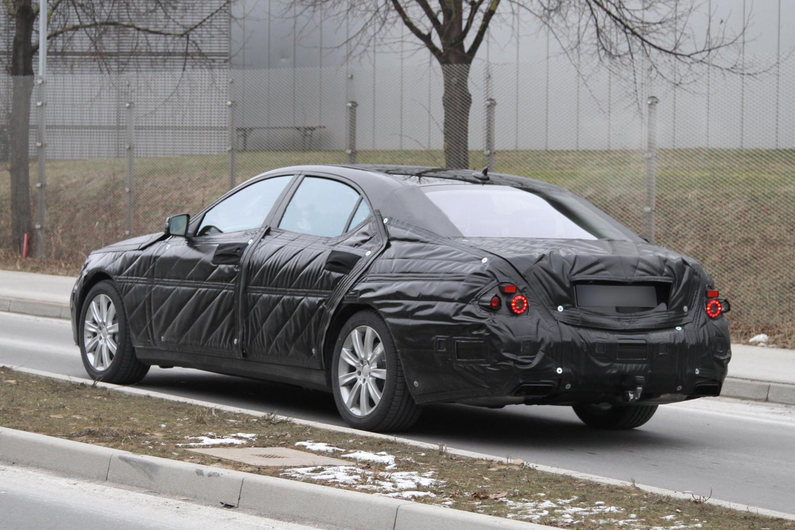Снимаха новата S-Class 2013