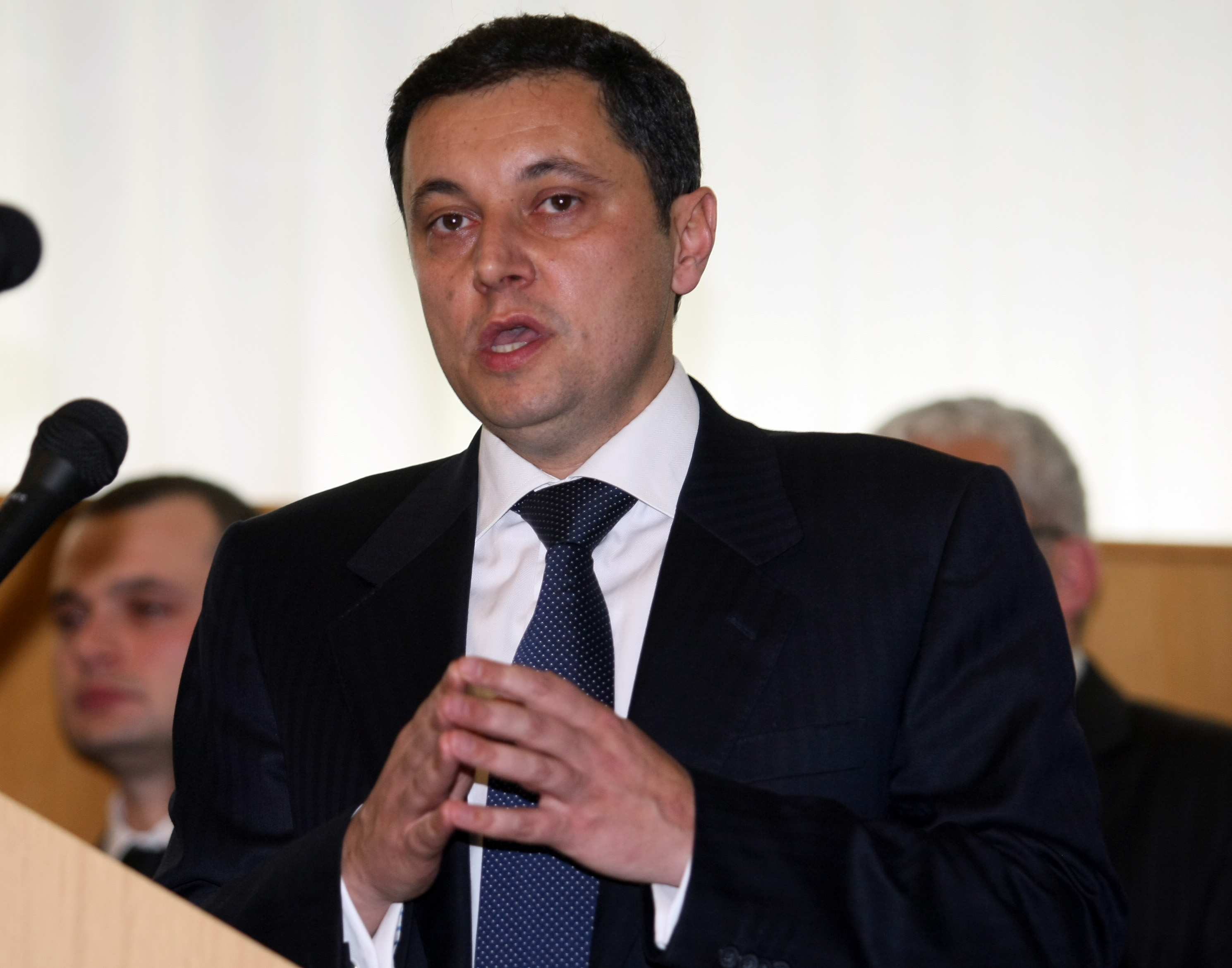 С оставката си Яне Янев пробвал съпартийците си