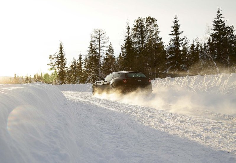 Нови снимки на революционния Ferrari FF