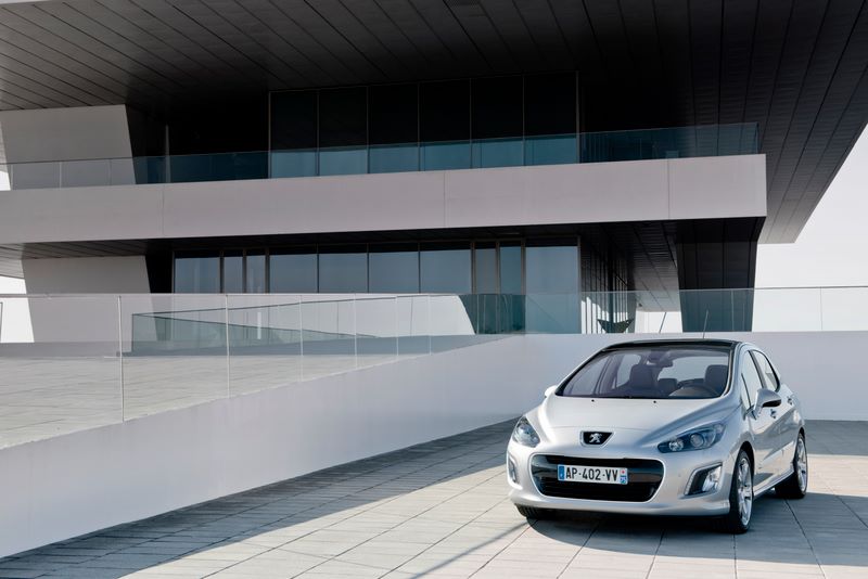 Фейслифт на Peugeot 308 в Женева