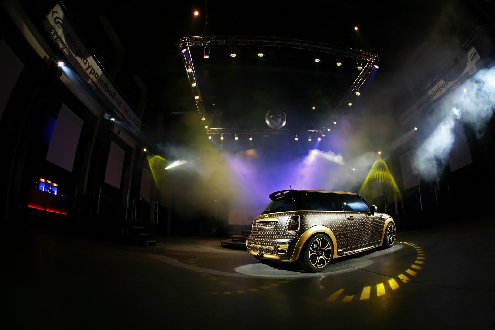 Кости и черепи върху новото MINI Cooper JCW