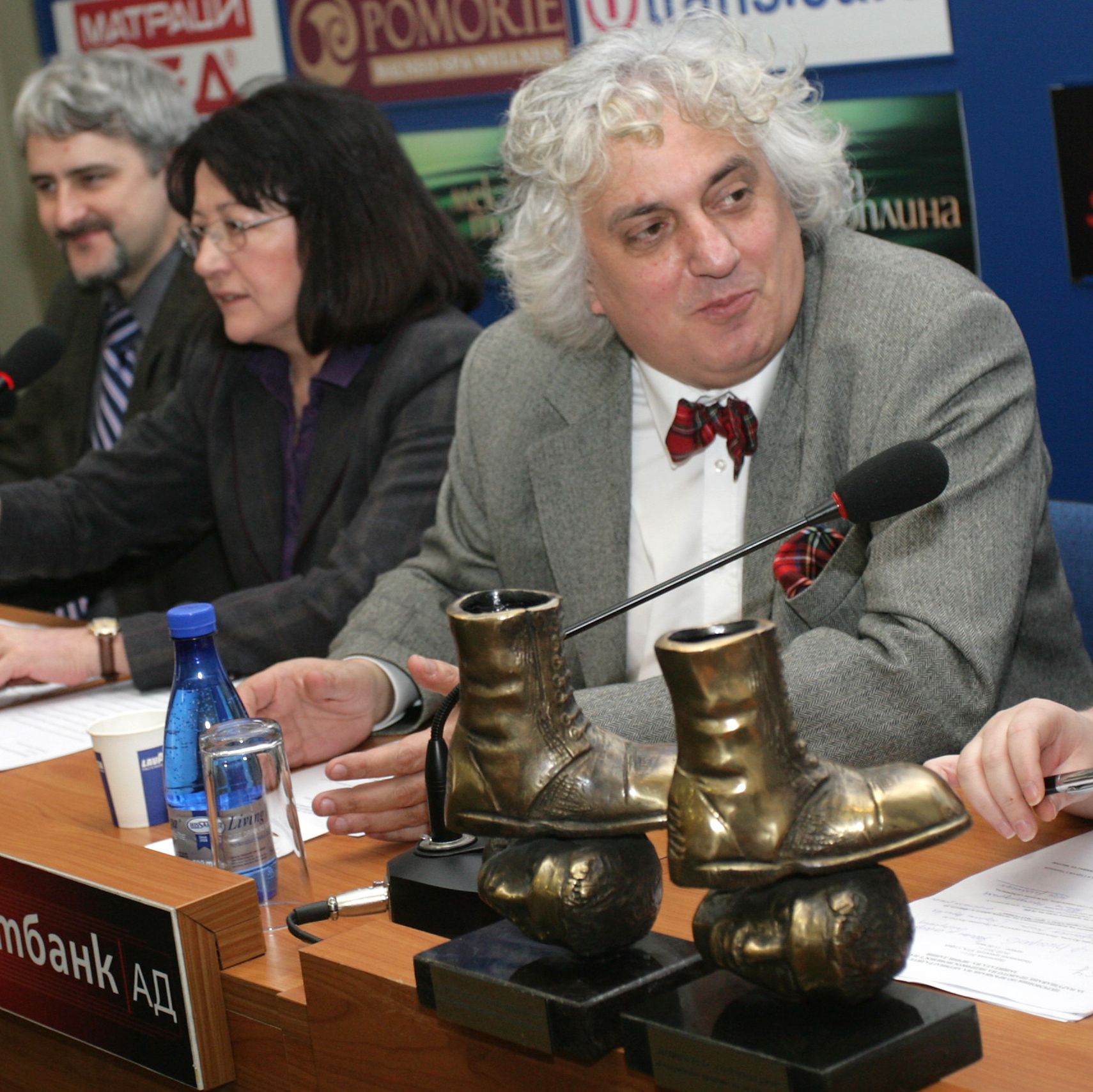 Шефът на СЕМ Георги Лозанов обявява наградите