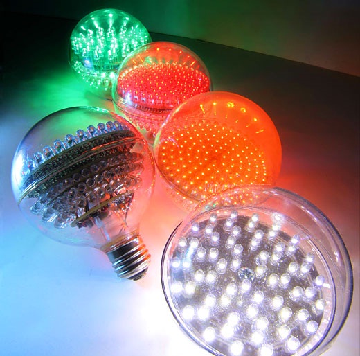 Установено е, че лампичките съдържат различни количества токсични материали, включително олово и арсен