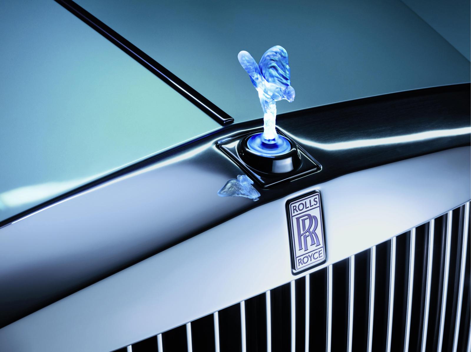 Официално: Rolls-Royce работи по кросоувър