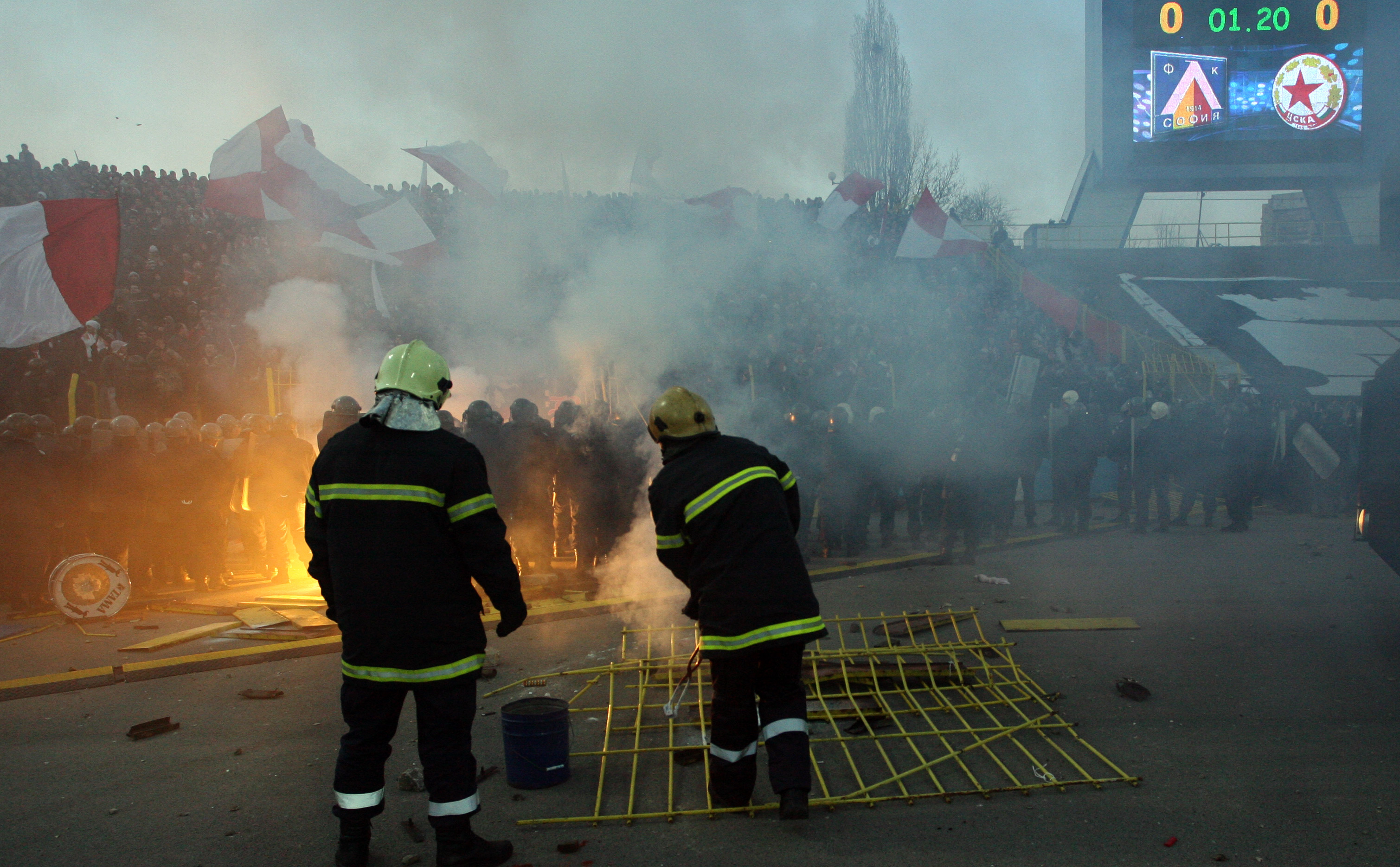 Ще тестват футболни фенове с дрегер, искат наказания и за родители
