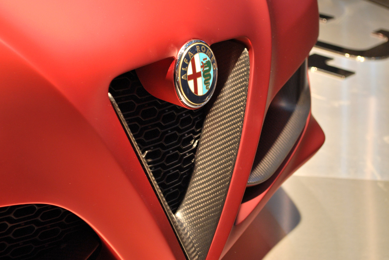 Alfa Romeo показа новия си спортист 4C Concept