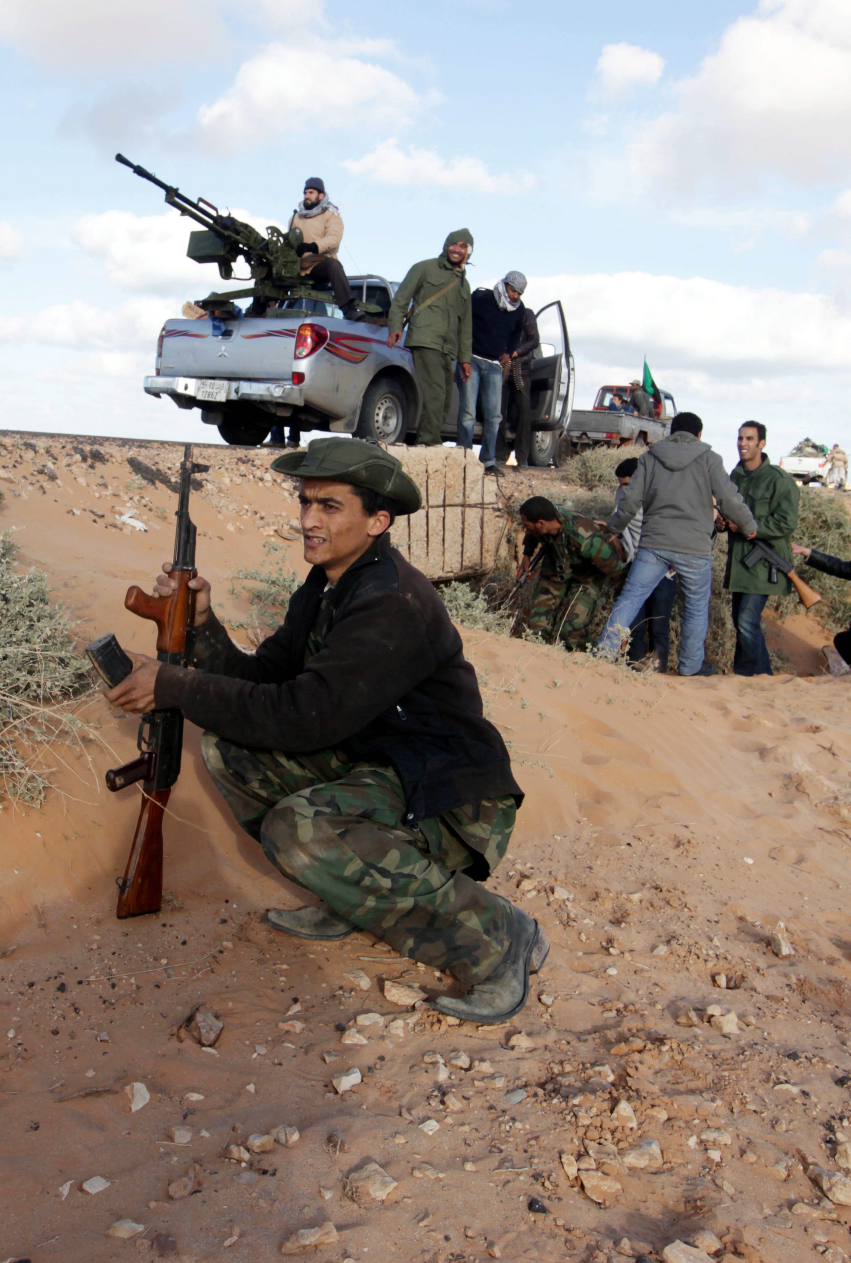 Разярени бежанци нападнаха български журналисти