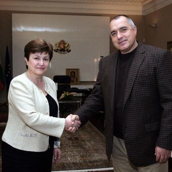 Бойко Борисов и Кристалина Георгиева обсъдиха събитията в Либия и Северна Африка
