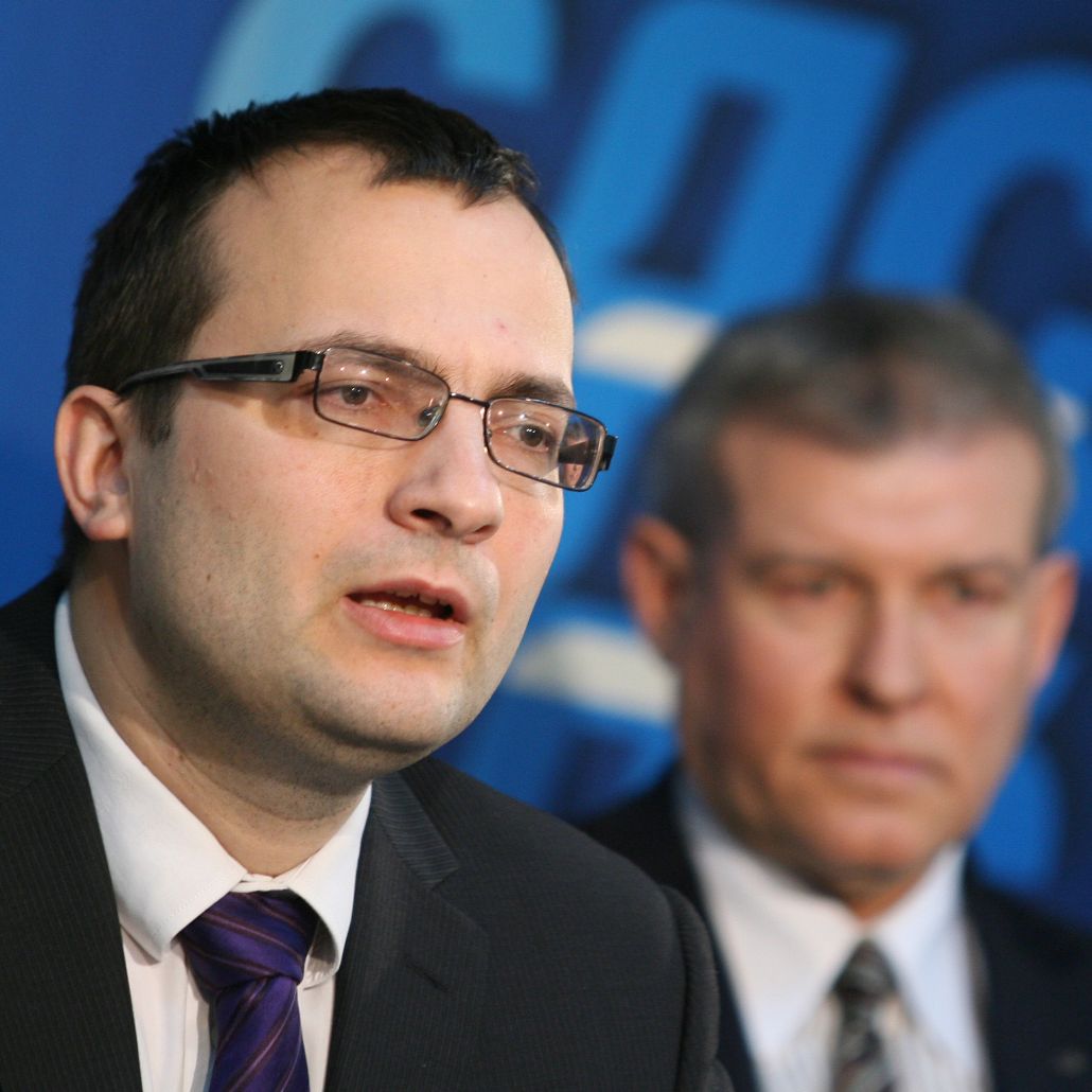 Найденов помпа цените, обявиха отдясно