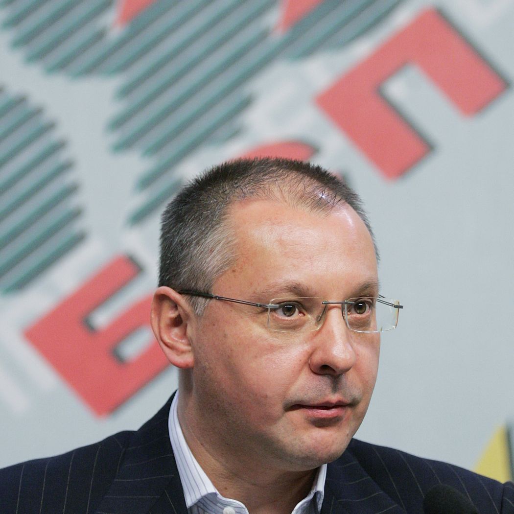Правителството трябва да повдигне въпроса защо ни се поставят допълнителни условия, заяви Сергей Станишев