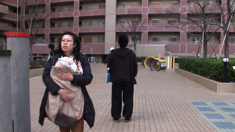 В Япония трусовете стихват, кошмарът остава